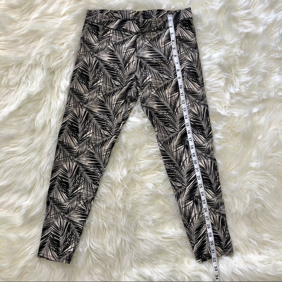 Pink Victoria Secret Active Wear Leggings Black - Picture 3 of 8